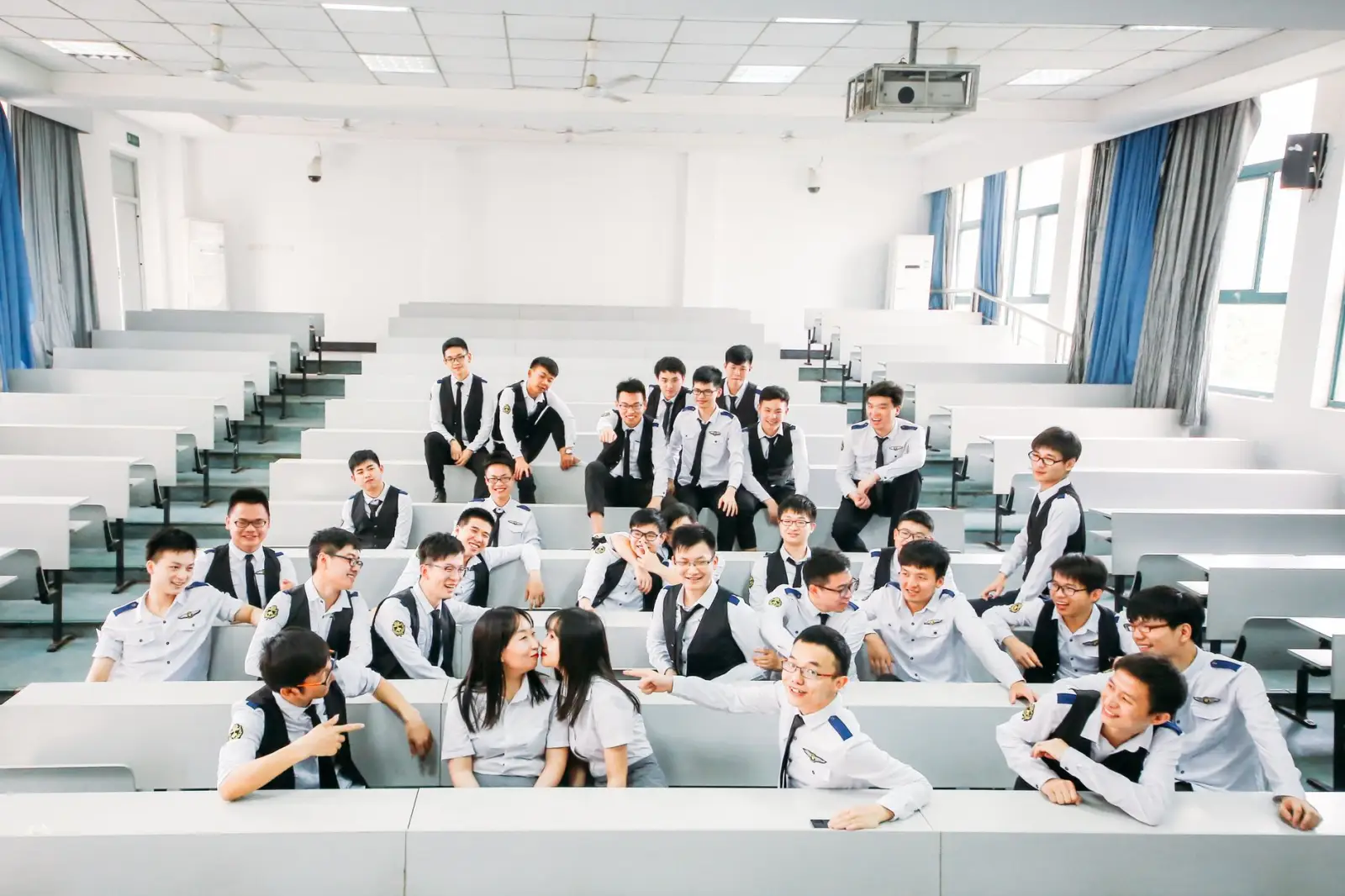成都学历提升服务对比:成人高考、自考与国开选择要点解析正文配图 1