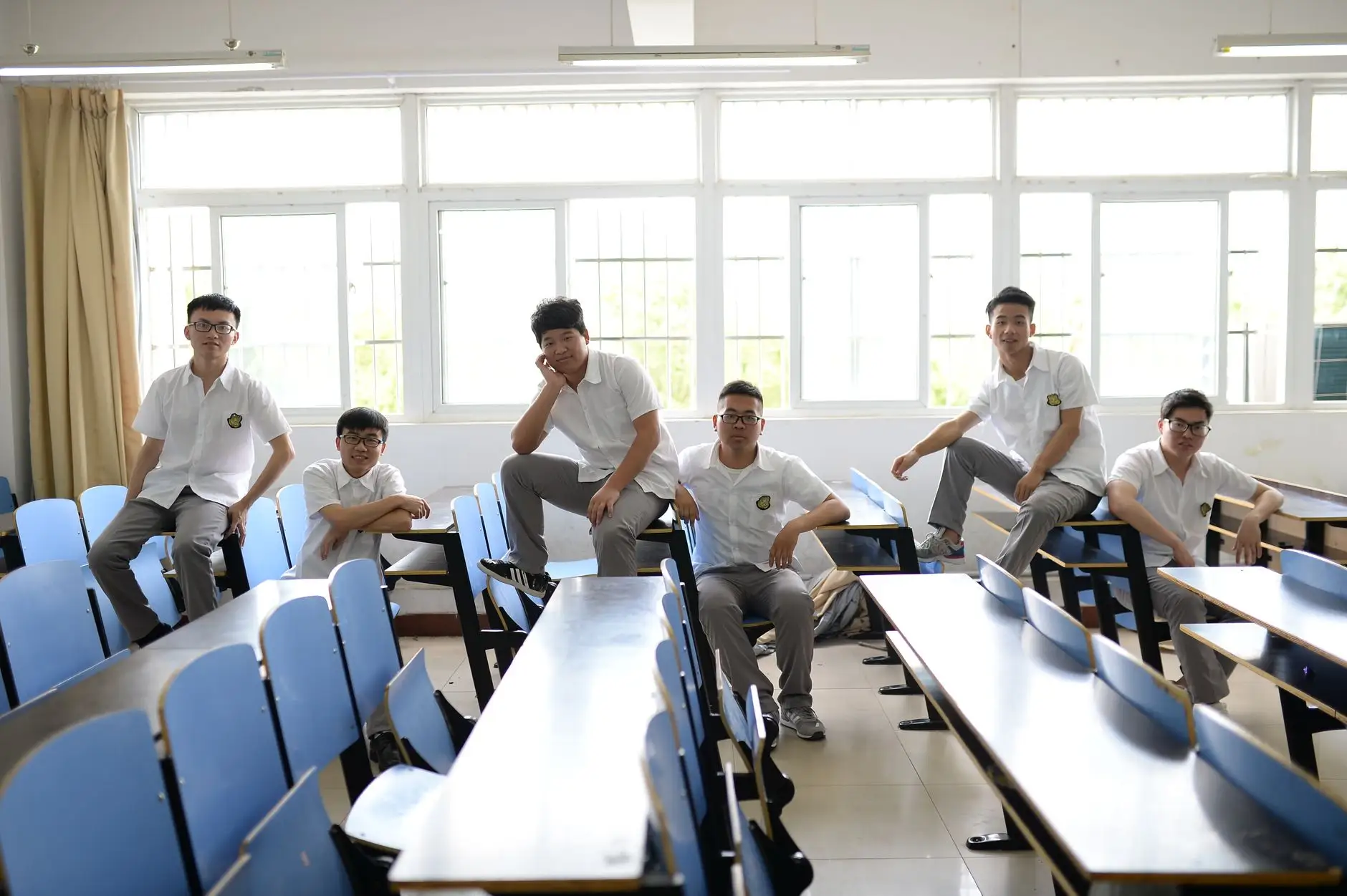 成都学历提升服务对比:成人高考与自考选择的四维评估正文配图 1